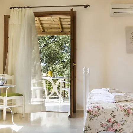 Dendrolivano Aparthotel 4*