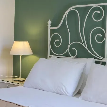 Dendrolivano Aparthotel Minia